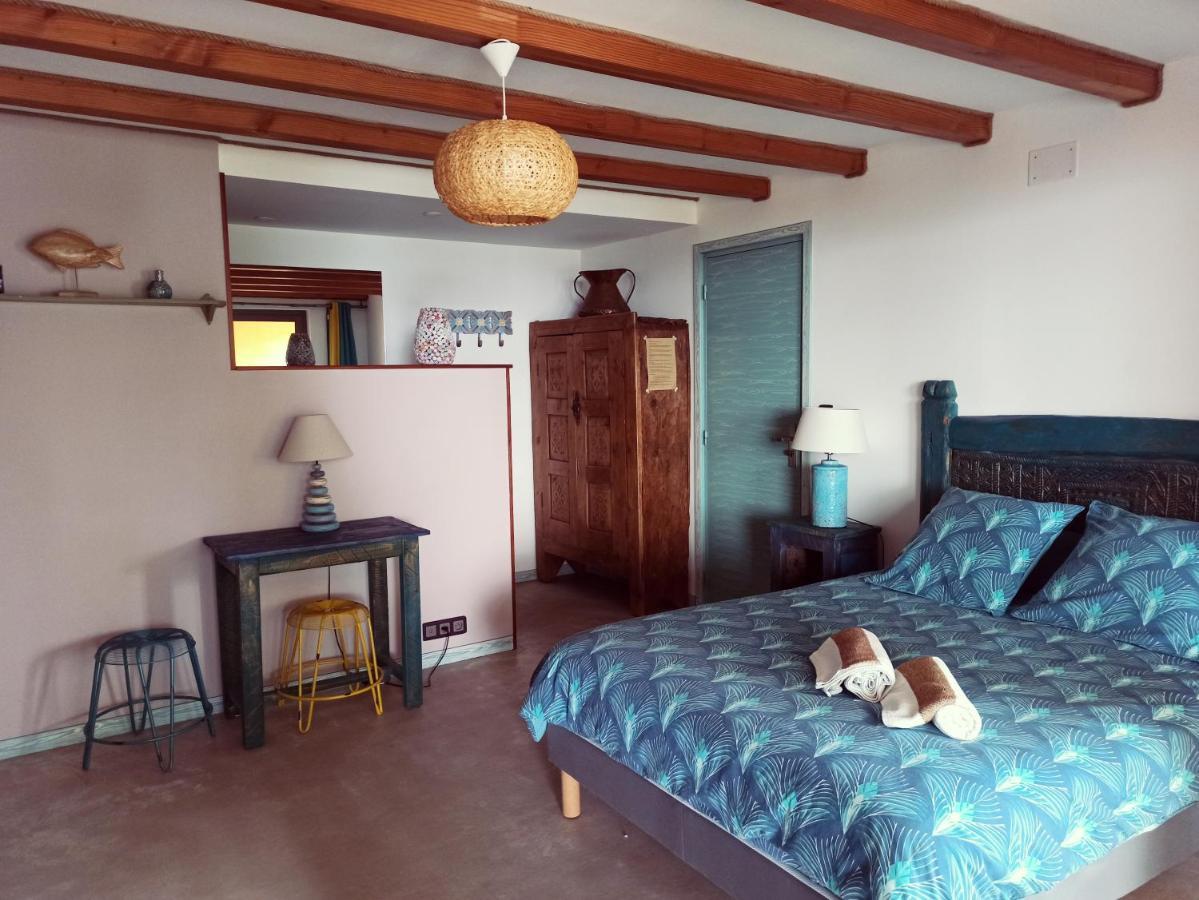 O Reves Ailleurs Bed & Breakfast แซ็งต์-ซีร์-ซูร์-แมร์ ภายนอก รูปภาพ