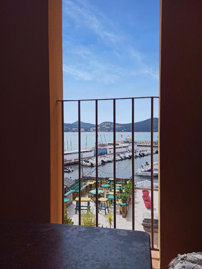 O Reves Ailleurs Bed & Breakfast แซ็งต์-ซีร์-ซูร์-แมร์ ภายนอก รูปภาพ